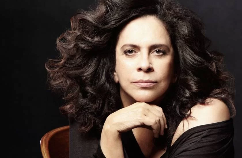 Após denúncias contra viúva de Gal Costa, certidão de óbito é revelada