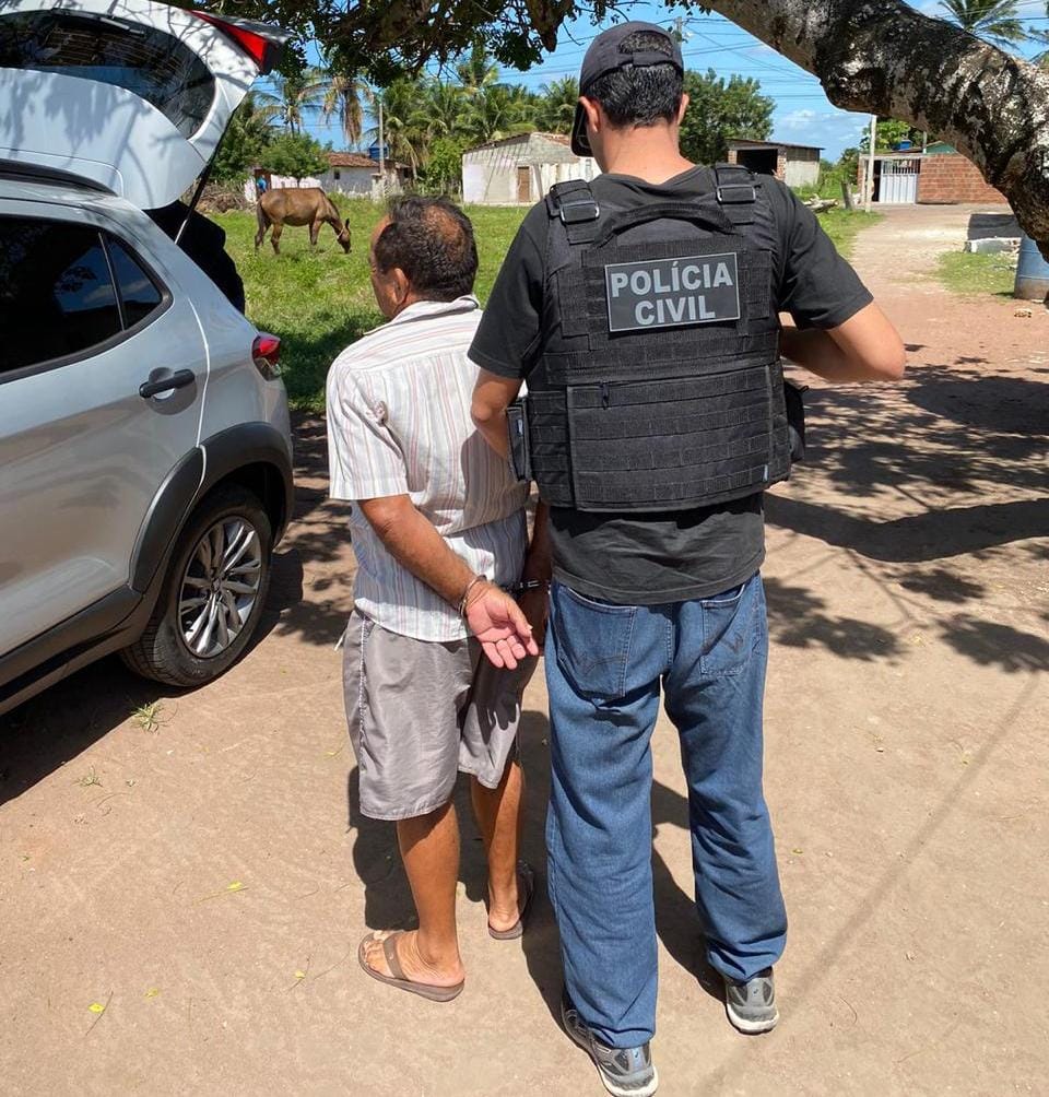 Idoso agride mulher com facão, acaba preso, mas é solto após pagar fiança na Grande Natal