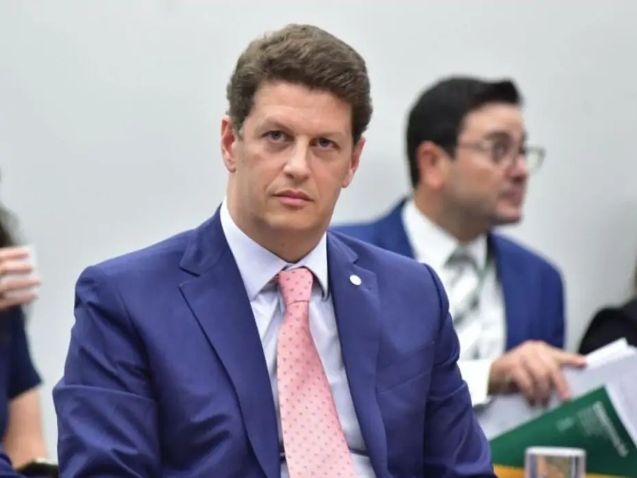 Salles diz que Tarcísio não representa direita e questiona lealdade do governador a Bolsonaro