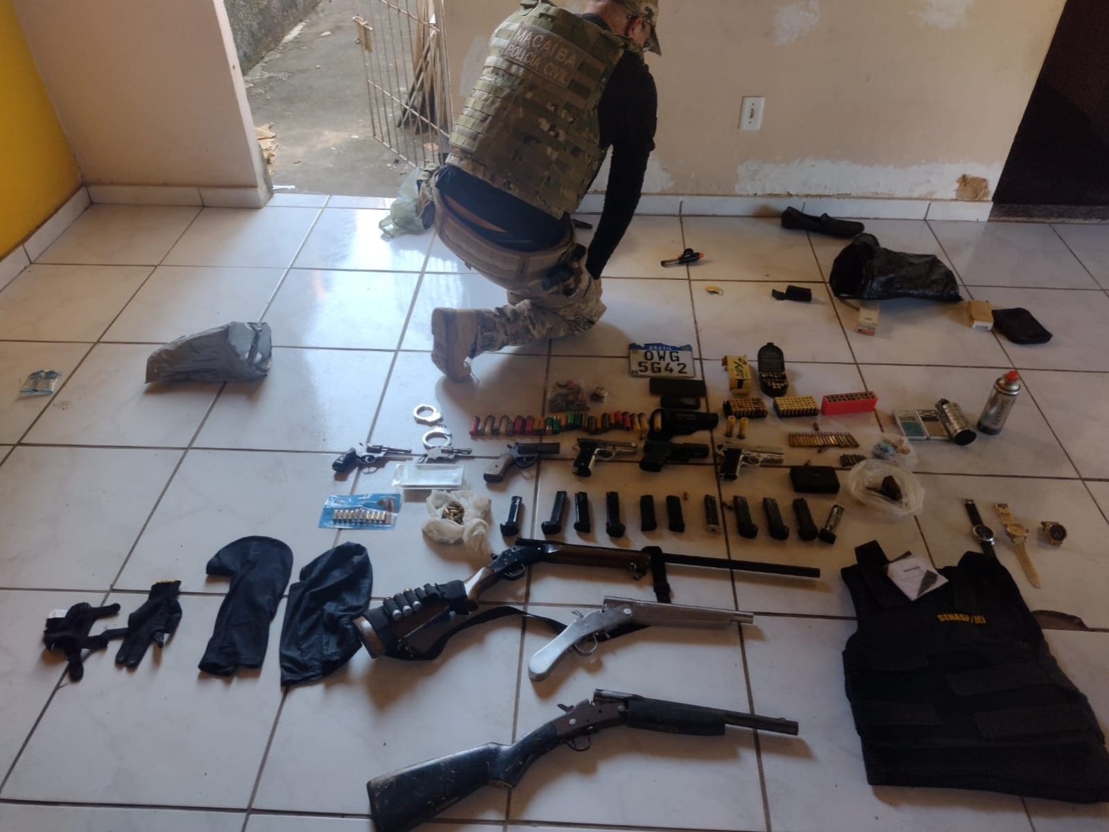 Na Zona Norte, Polícia Civil faz maior apreensão de armas do ano