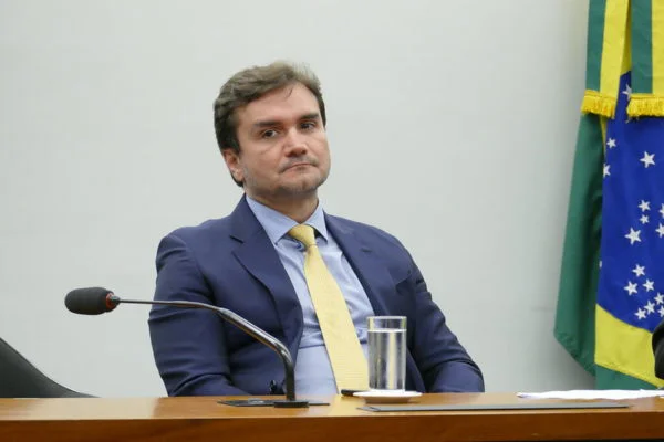 Com posse de Sabino, União Brasil quer turbinar orçamento do Turismo