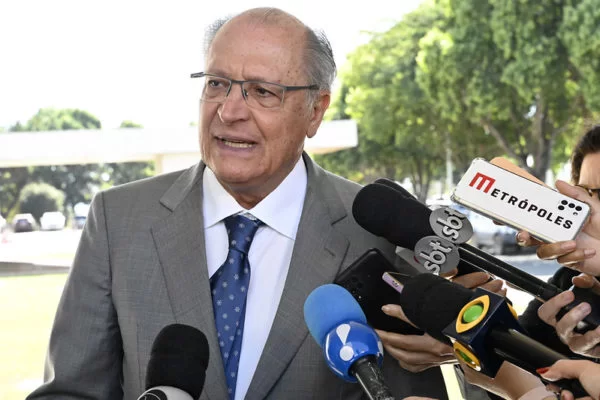 Alckmin sobre reforma tributária: “Ninguém vai tirar dinheiro de ninguém”