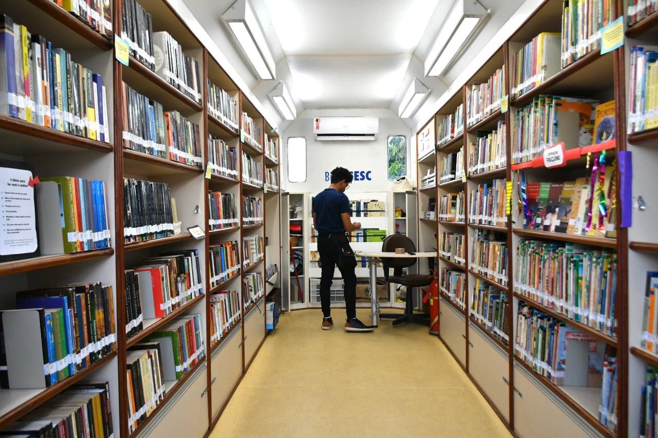 BiblioSesc chega ao Assú nesta segunda e traz espaço de leitura itinerante a crianças da cidade