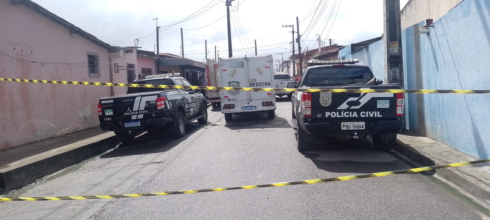 Corpo de mulher é encontrado enterrado em quintal de casa na ZN de Natal; suspeito já foi preso por feminicídio