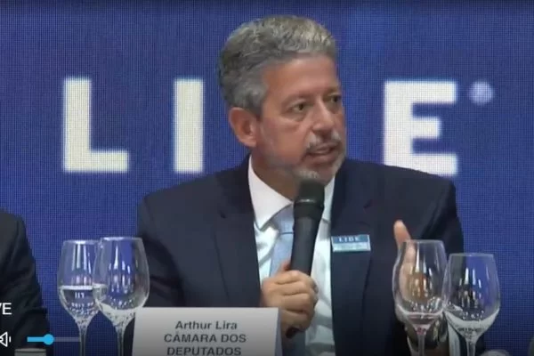 “Se Brasil não tivesse Centrão, seria uma Argentina”, diz Lira