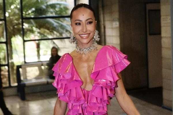 Sabrina Sato expõe motivo de fim de casamento e culpa estrela da Globo