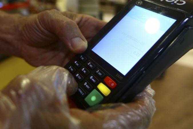 Doméstica do RN é condenada por usar cartão de crédito do patrão idoso para comprar joias, lingeries e produtos de estética