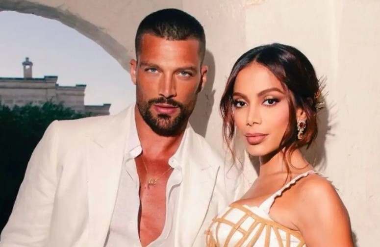 Anitta termina namoro com ator de ‘365 dias’ após rumores de jogada de marketing: “Estou solteira”