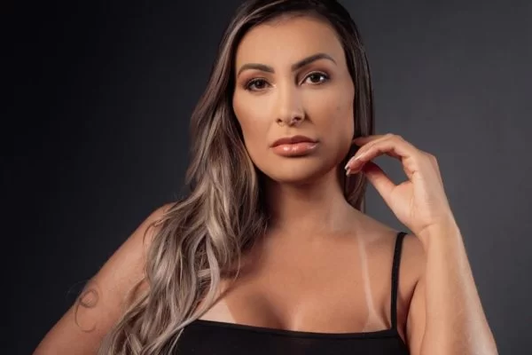 Andressa Urach detalha experiência em noitada: “Estou mega-assada”