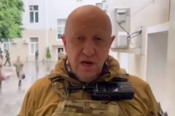 Líder do Grupo Wagner, que desafiou Putin, morre em queda de avião na Rússia, diz agência