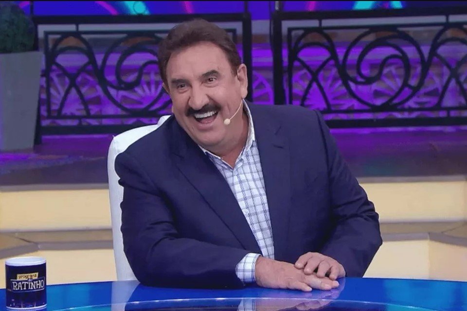 Ratinho se considera ‘humilde’ e diz que não gosta de ostentar: “Se eu tomar um vinho de R$ 25 mil, passo mal”