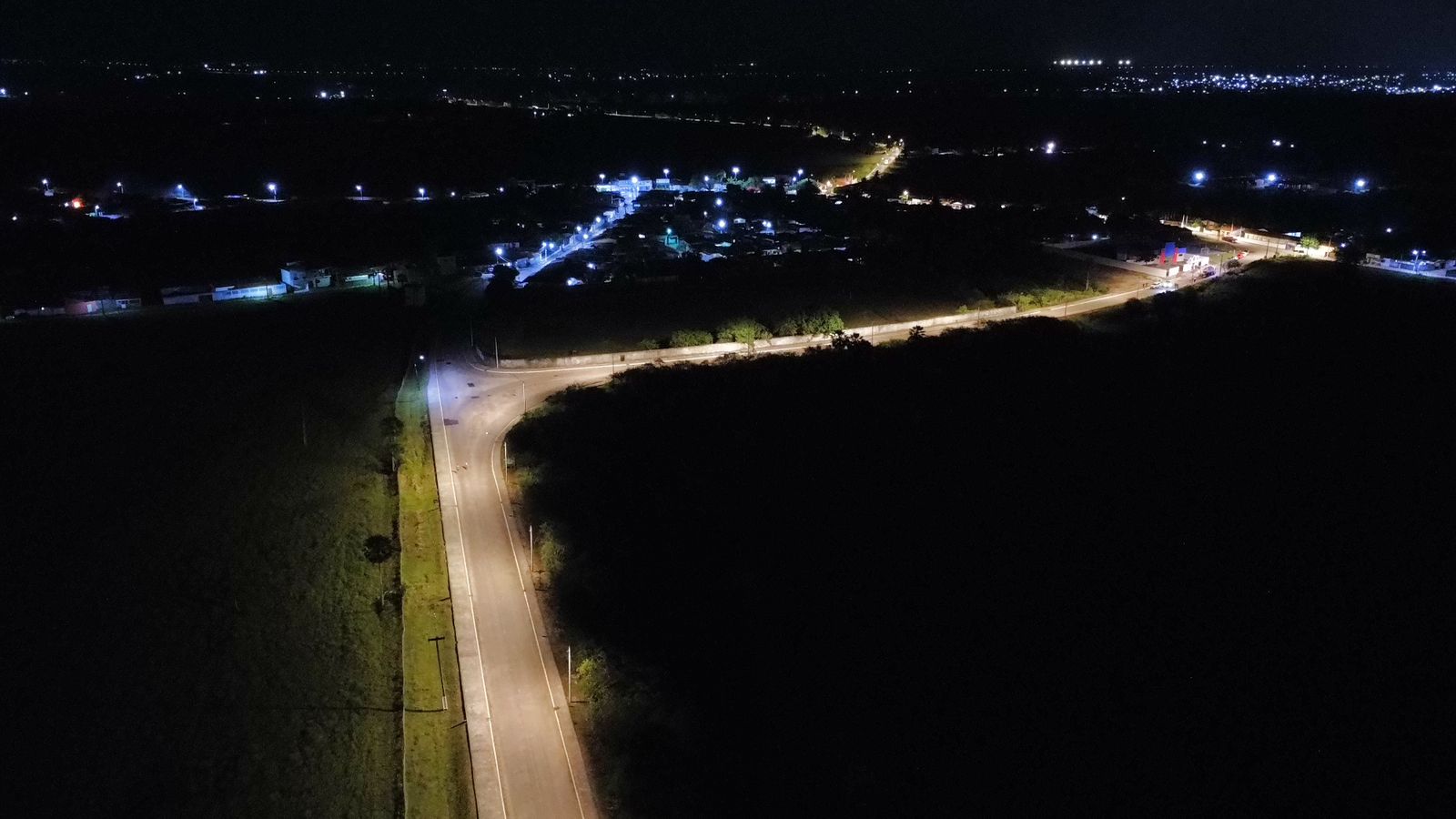 Festa dos Santos Mártires de Uruaçu começa neste domingo e prefeito Eraldo Paiva entrega 75 poste de iluminação