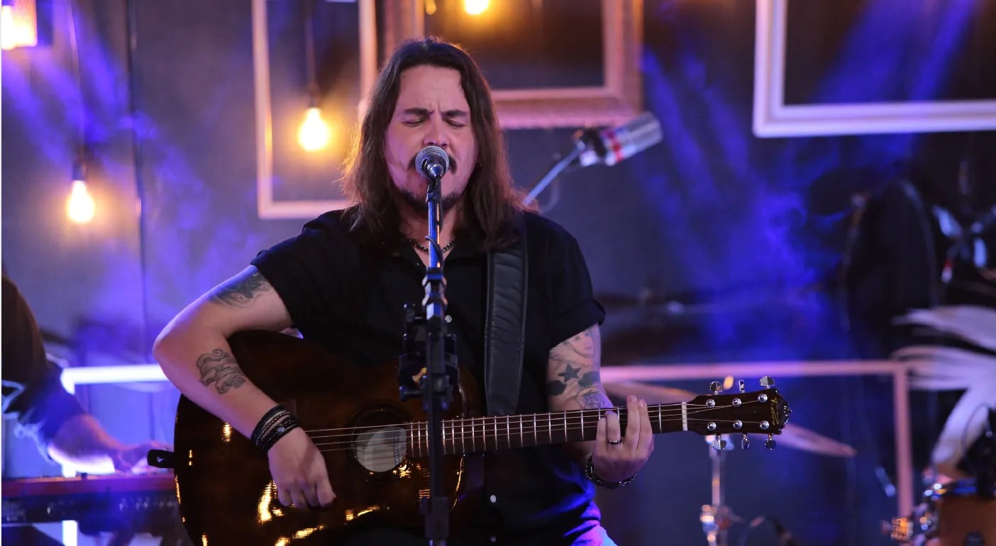 Natal recebe show do cantor de pop rock Dino Fonseca, dia 23 de setembro