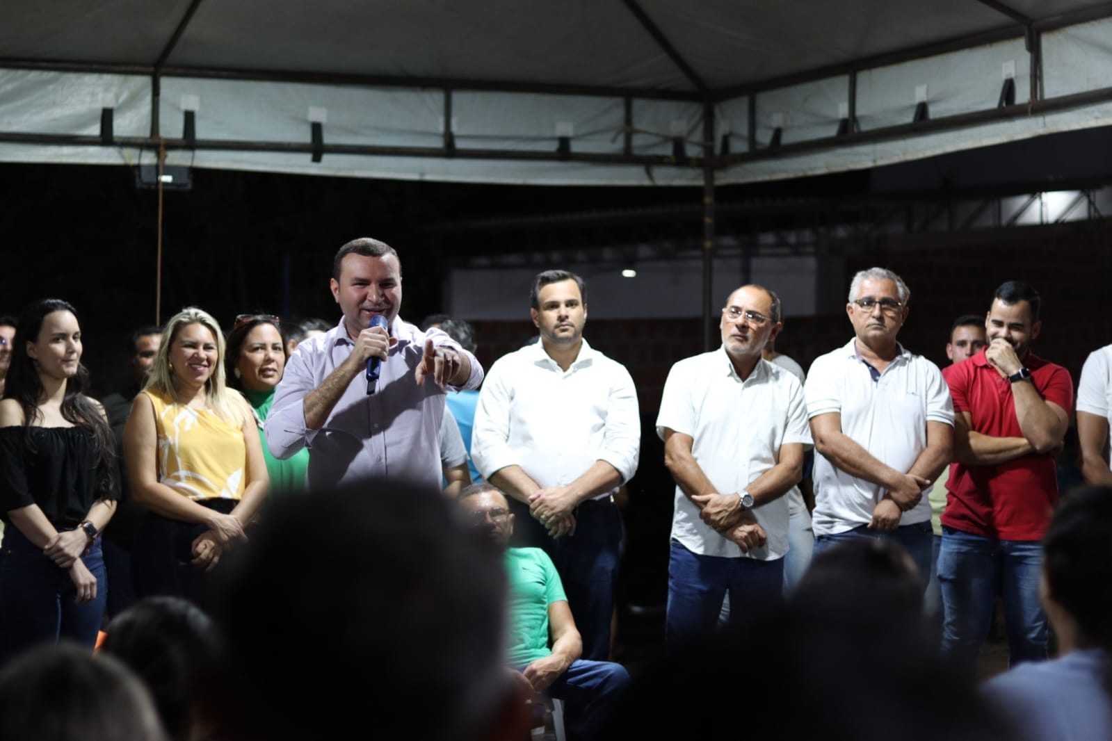 Prefeito Emídio Jr. assina ordem serviço para implantação de iluminação LED e academia de saúde no Campo das Mangueiras