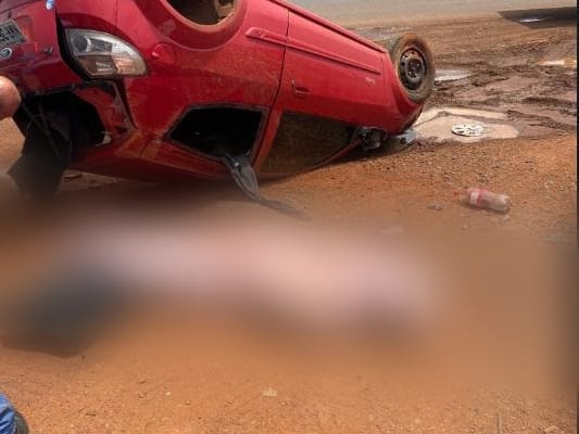 Carro capota e corpo de mulher é arremessado do porta-malas em Goiás; potiguar é suspeito do crime