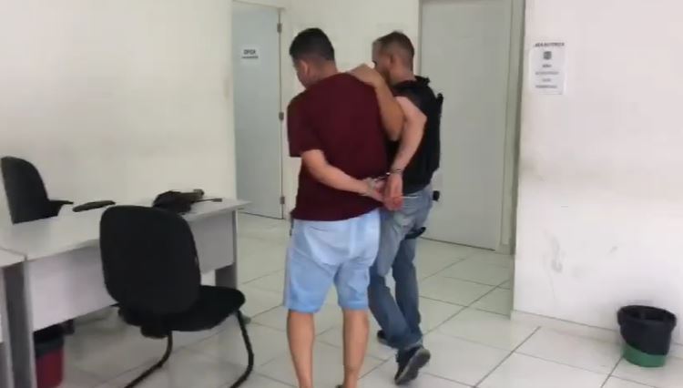 Tumulto: Após perseguição e tiro, suspeito de cometer cinco crimes contra ex-companheira é preso no Alecrim
