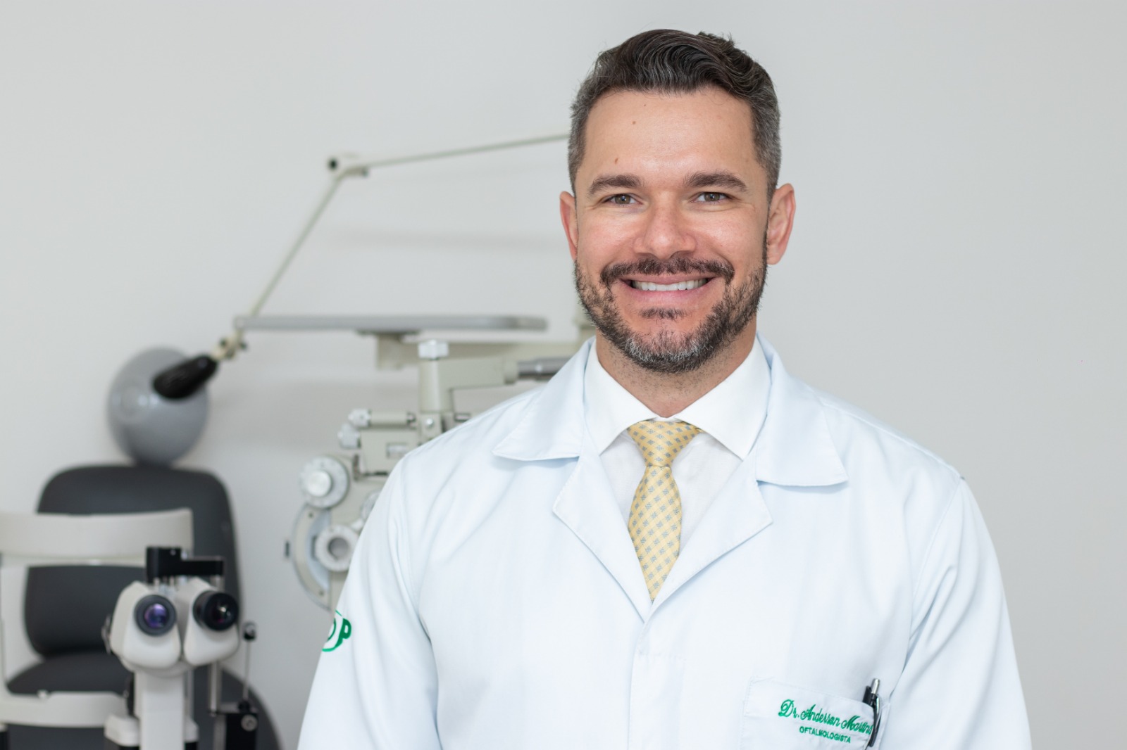 Oftalmologista alerta que eclipse do sol pode causar lesões nos olhos; veja como proteger