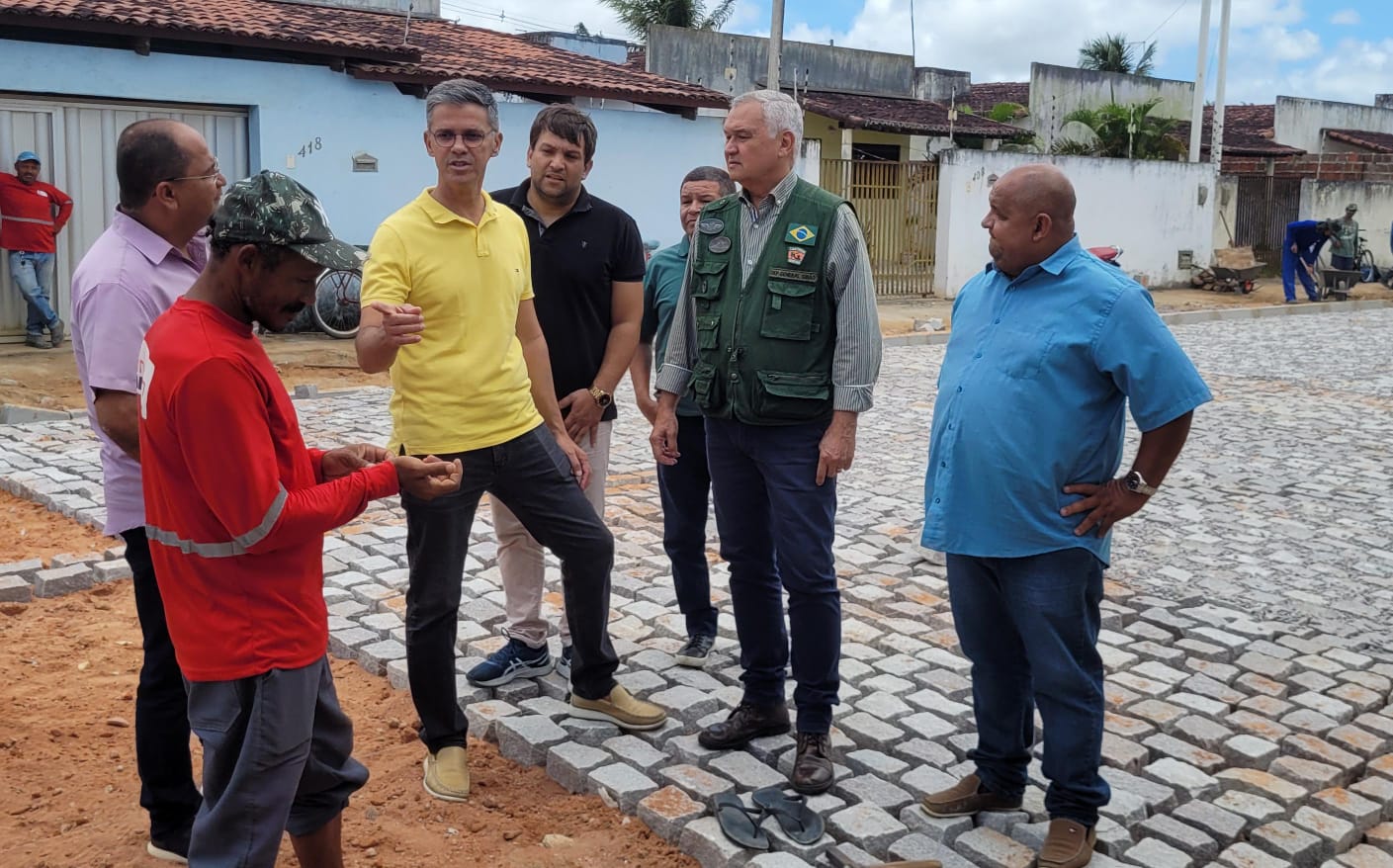 General Girão viabiliza obras de calçamento em prol do bairro Bela Parnamirim