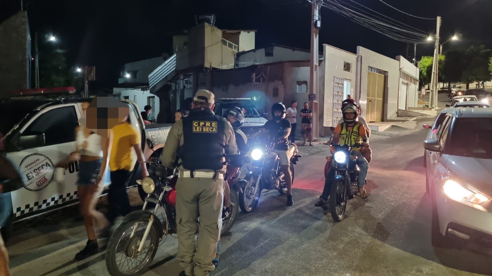Lei Seca autua 41 motoristas durante blitz em Santa Cruz