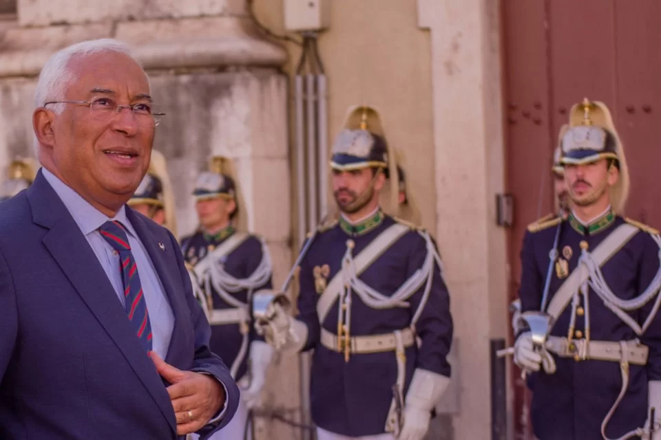 Primeiro-ministro de Portugal renuncia após ser alvo de buscas da PGR