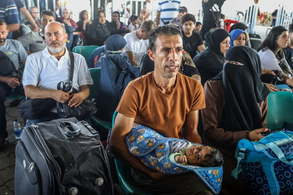 Embaixador: brasileiros só sairão de Gaza após passagem de ambulâncias