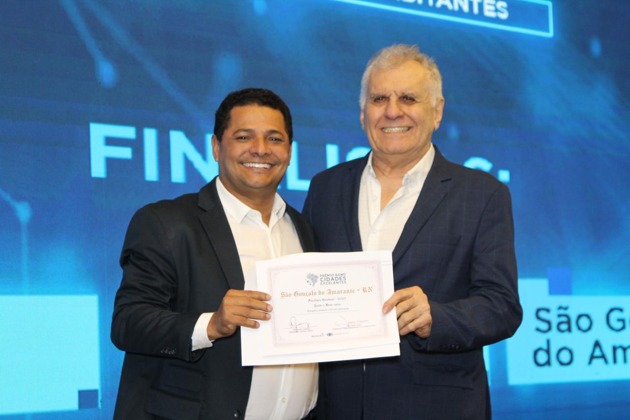 Prefeito Eraldo, de São Gonçalo do Amarante, recebe o Prêmio Cidades Excelentes