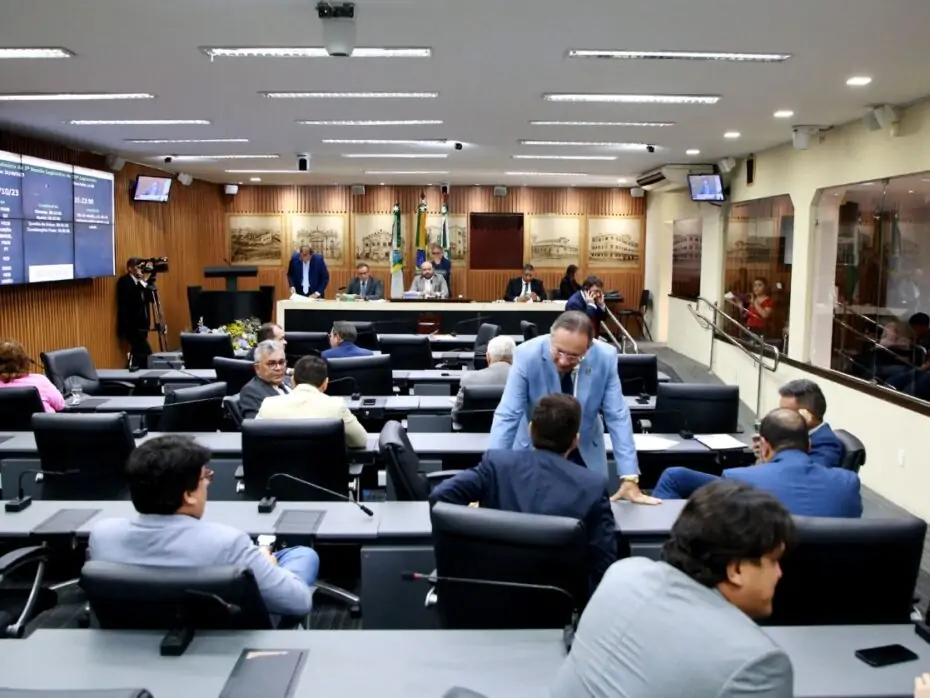 Câmara de Natal aprova reajuste salarial para prefeito, secretários e vereadores a partir de 2025