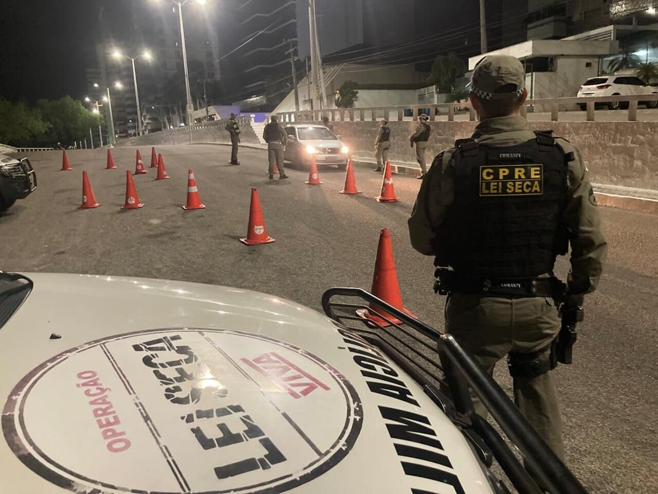 Com passageiros, motorista por aplicativo é preso por embriaguez ao volante em Natal