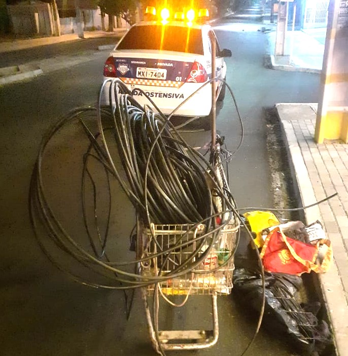 Ladrão furta fios de internet na rua São José e é detido por agentes de segurança privada