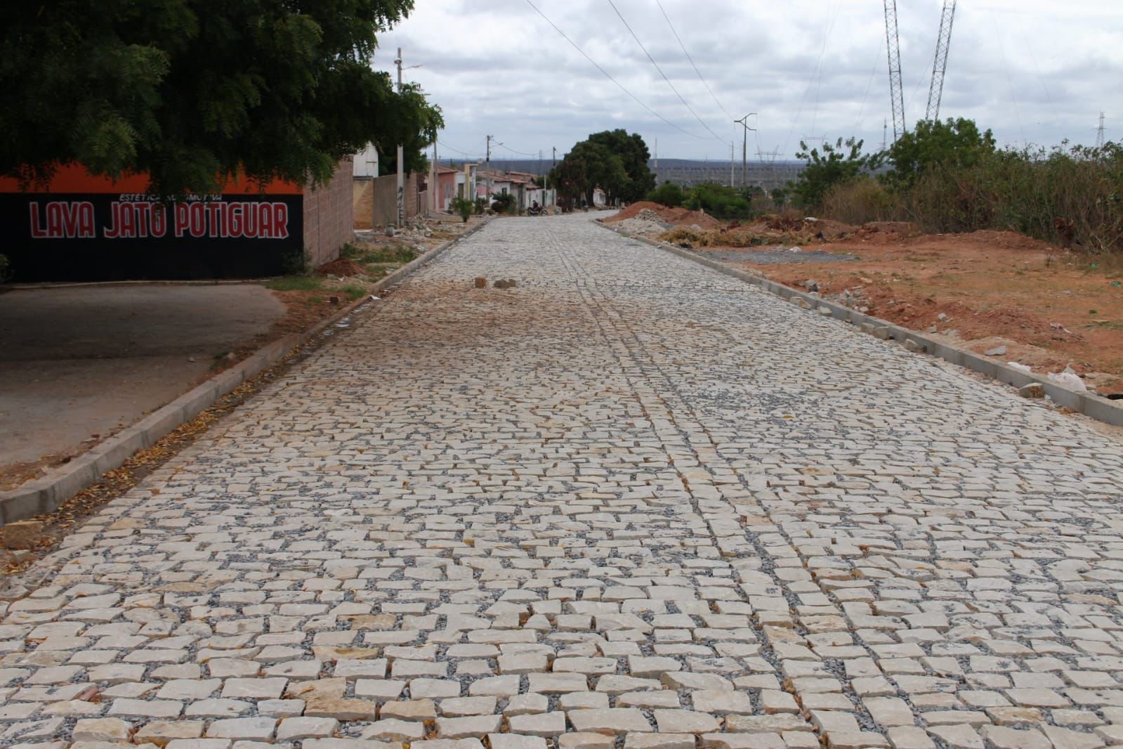 Obra de pavimentação de cinco ruas no Fulô do Mato irá garantir melhoria na infraestrutura local