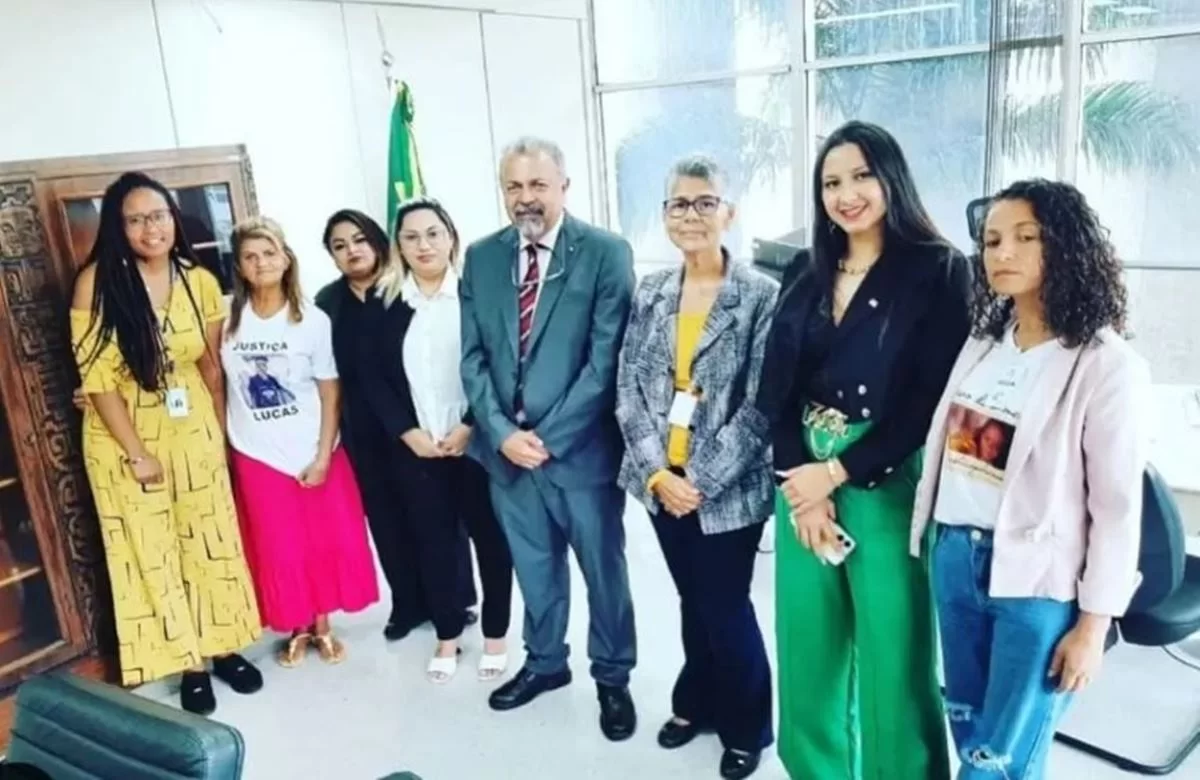 Dino joga a culpa para secretário, que diz que integrante do Comando Vermelho era uma ‘acompanhante’