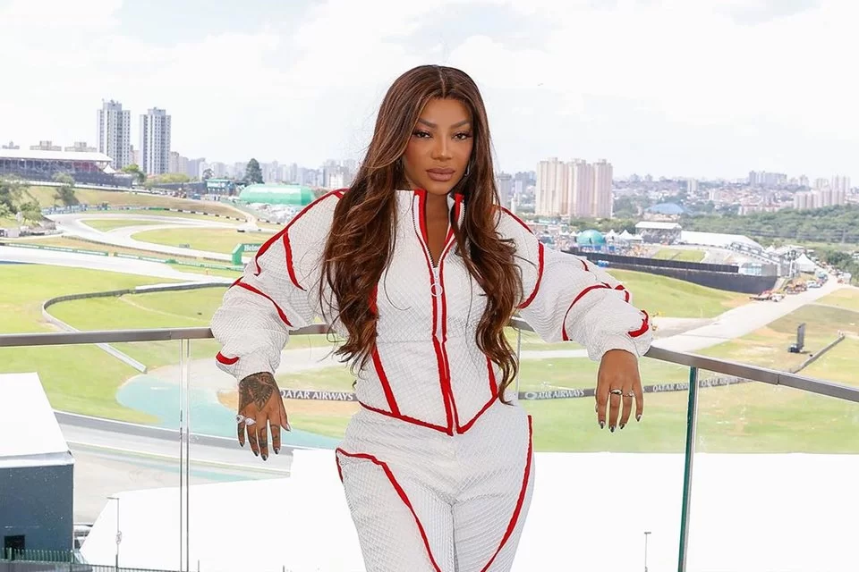 Juiz afirma que Ludmilla só tem fama internacional por erro no Hino