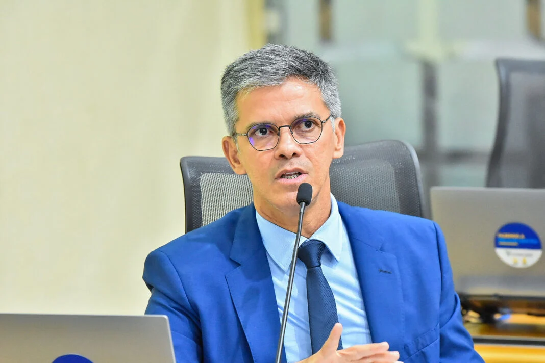 Deputados aprovam projeto que veta mulheres trans em competições esportivas femininas no RN