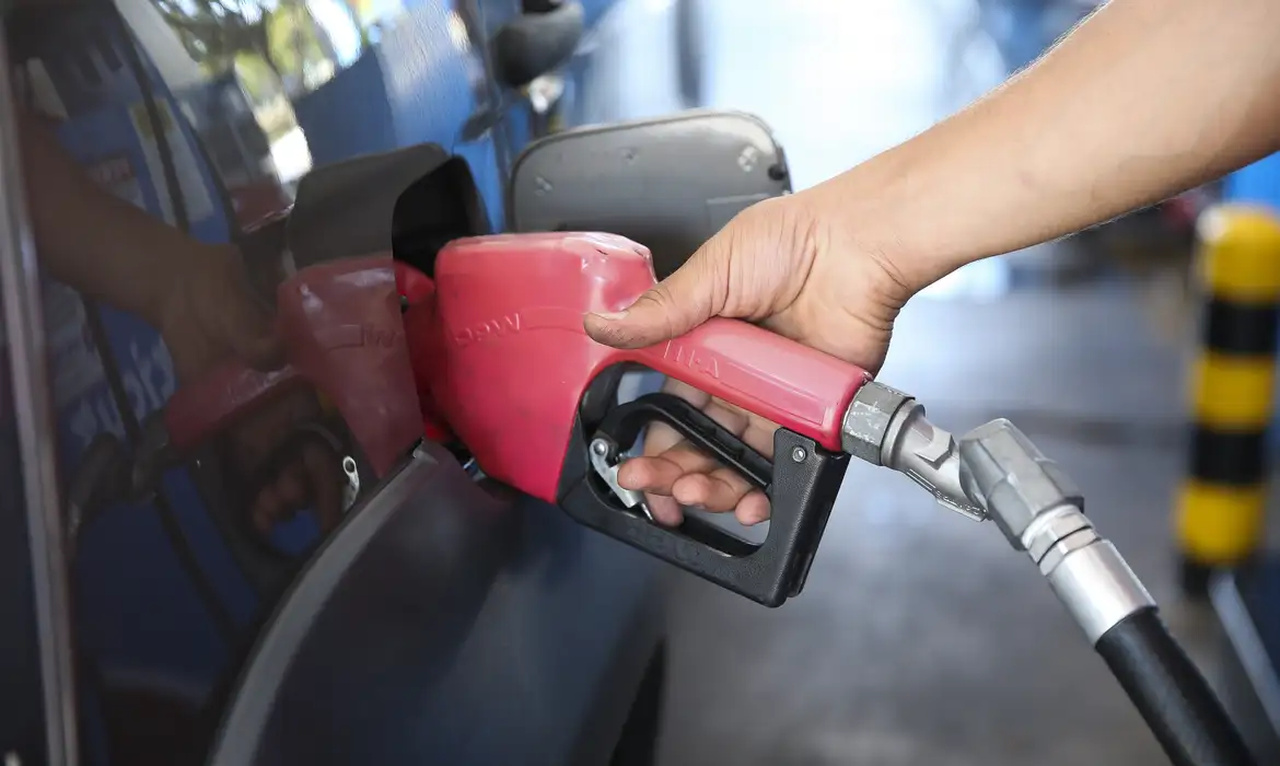 Preço do diesel tem redução de R$ 0,30 por litro a partir desta quarta-feira (27)