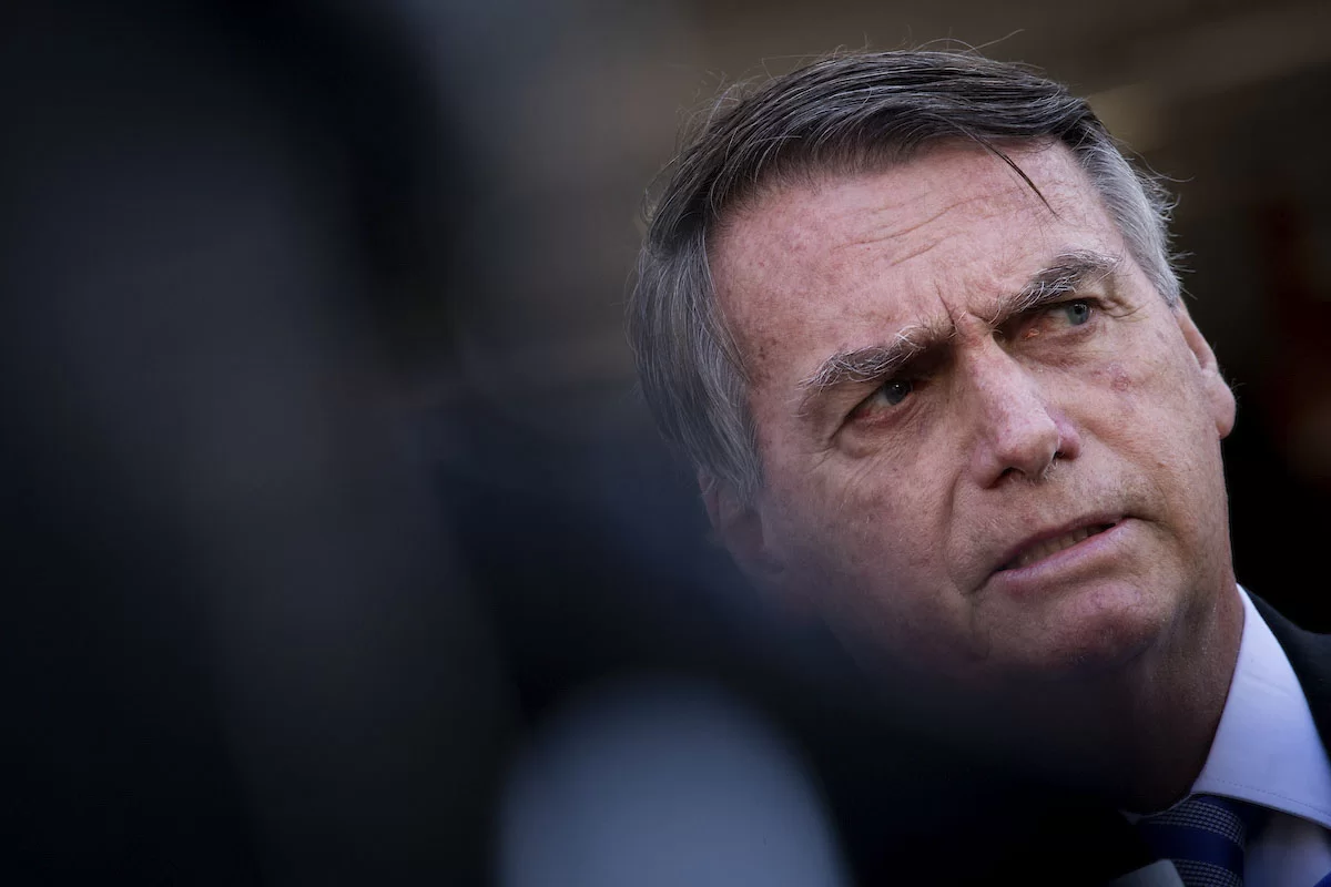 Bolsonaro divulga texto que pede impeachment de Lula por caso Choquei