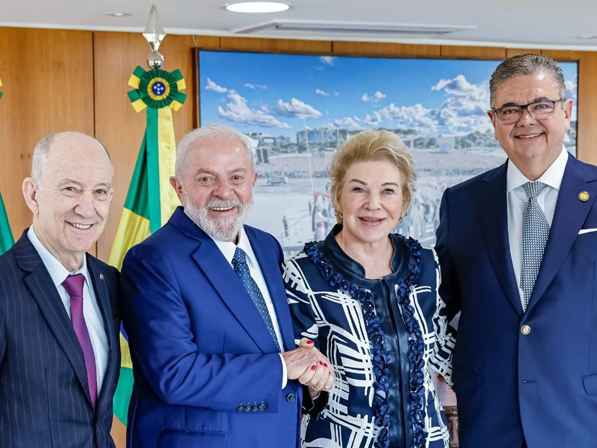 Marta aceita voltar ao PT e ser vice de Boulos; Nunes aguarda conversa