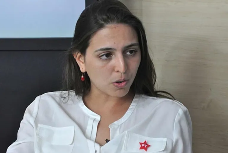 Pré-candidata à Prefeitura de Natal, Natália Bonavides publica vídeo em homenagem ao MST: "Orgulho da parceria"