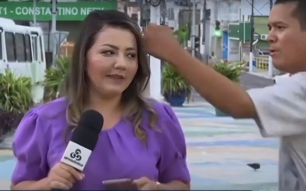 Repórter da Globo leva 'soco' durante transmissão ao vivo em jornal