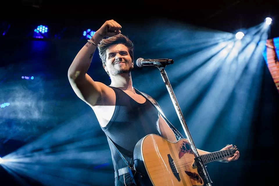 Luan Santana faz show privado para CR7 e ganha relógio de R$ 400 mil