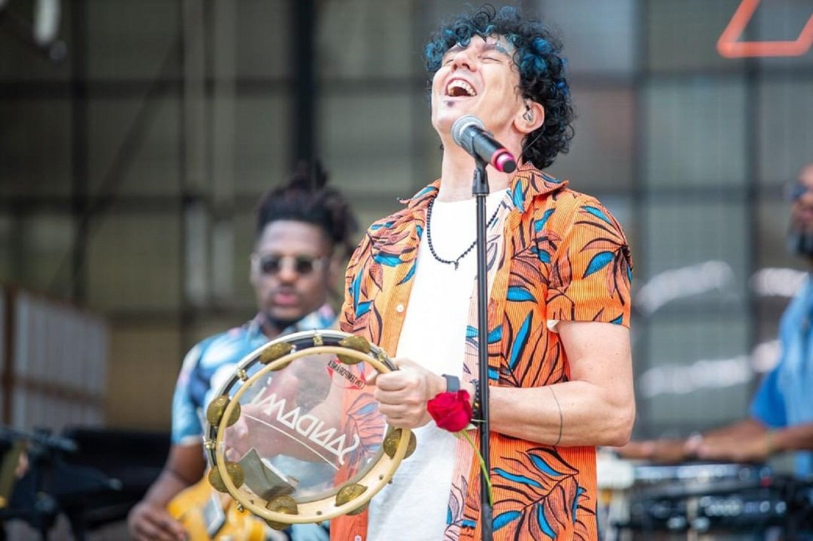 Seu Gentil leva animação e gentileza ao verão de Pirangi com muito samba, pagode e sertanejo neste sábado