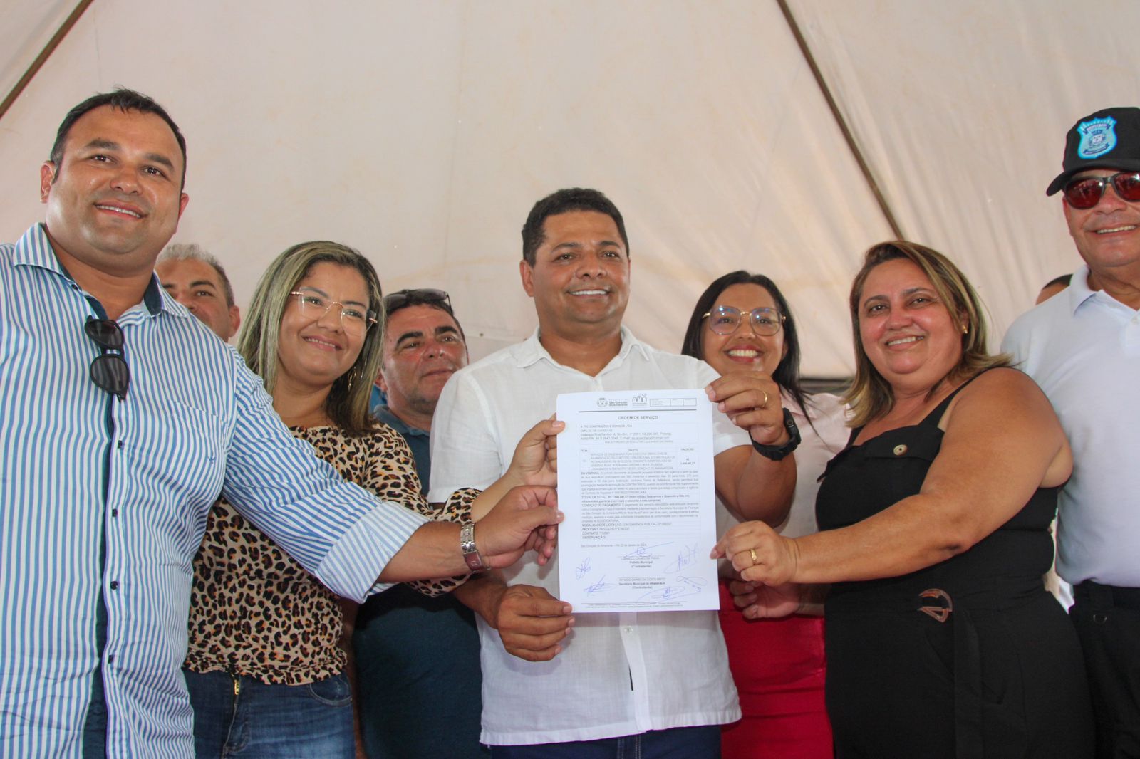 Prefeito Eraldo assina Ordem de Serviço de calçamento de mais duas ruas no Plaza Garden