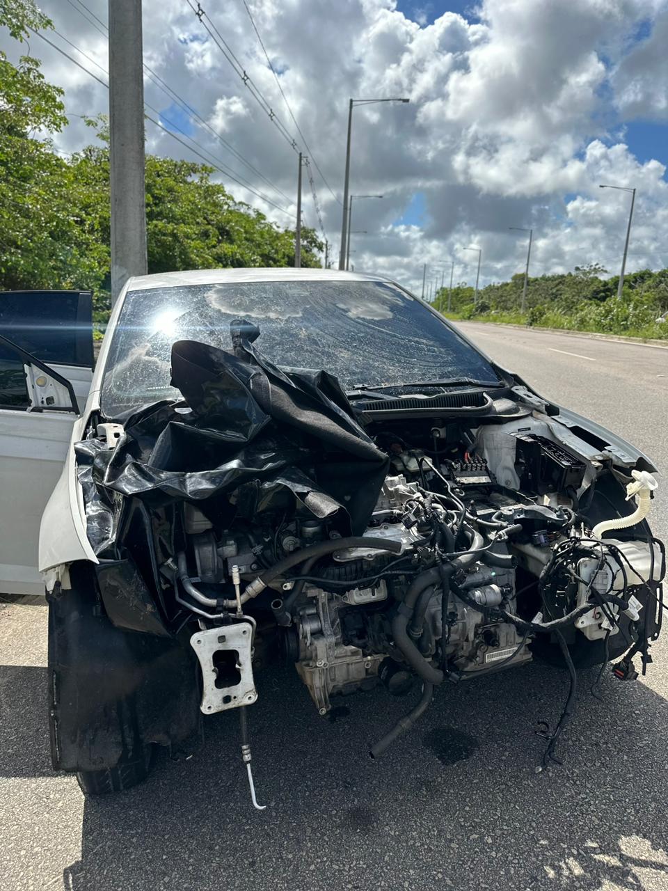 Veículo roubado é encontrado parcialmente depenado no prolongamento da Avenida Prudente de Morais