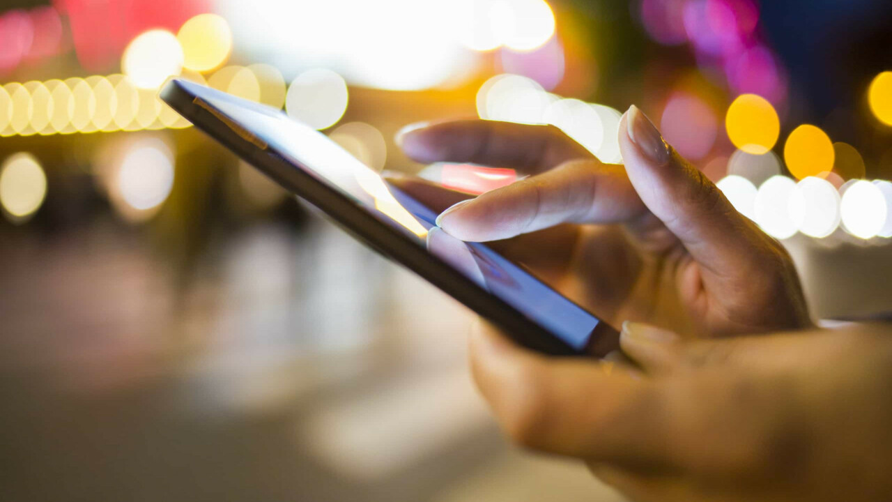 Mulher revela que traiu o namorado e descobriu que ele a tinha traído com mesmo homem
