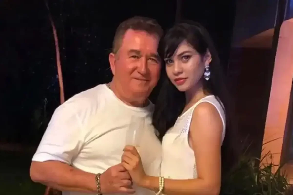 Ex de Amado Batista revela que foi expulsa de casa após a agressão