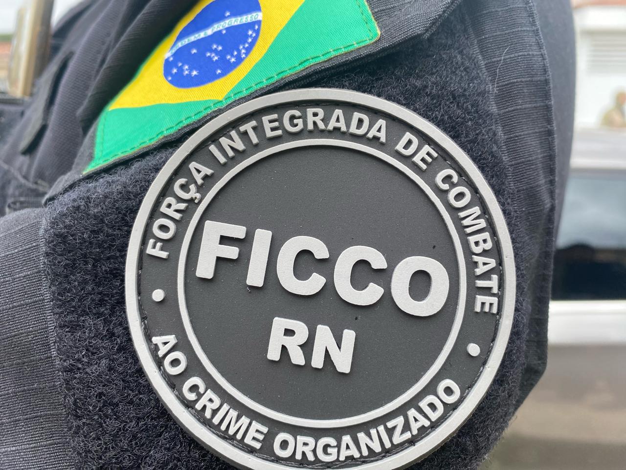 Operação policial cumpre mandado de busca, apreensão e prisão na Zona Sul de Natal