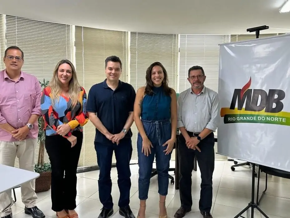 Natália Bonavides se reúne com Walter Alves e articula aliança entre PT e MDB em Natal