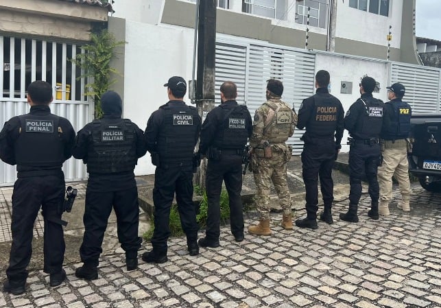 Operação prende membro de facção em casa de luxo em Neópolis, na zona Sul de Natal