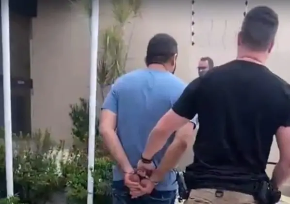 Homem é preso na saída de banco por violência doméstica em Mossoró