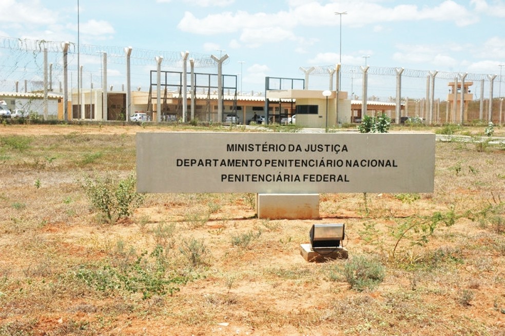 Luz desligada e uso de ferramentas indicam que fugitivos de Mossoró tiveram ajuda interna, diz PF