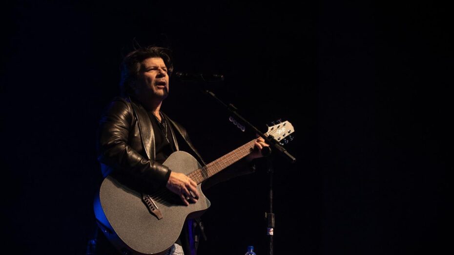 Paulo Ricardo é atração no Teatro Riachuelo com turnê Voz e Violão